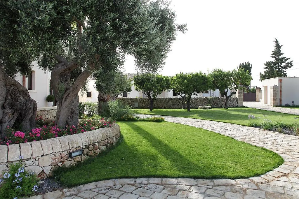 Casal Sikelio Aparthotel Cassibile